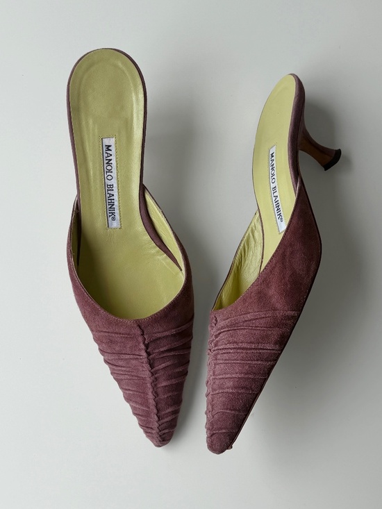 Manolo Blahnik Shoes - Vintage Manolo Blahnik dusty mauve suede pointed toe mules, IT 40, ~US 9